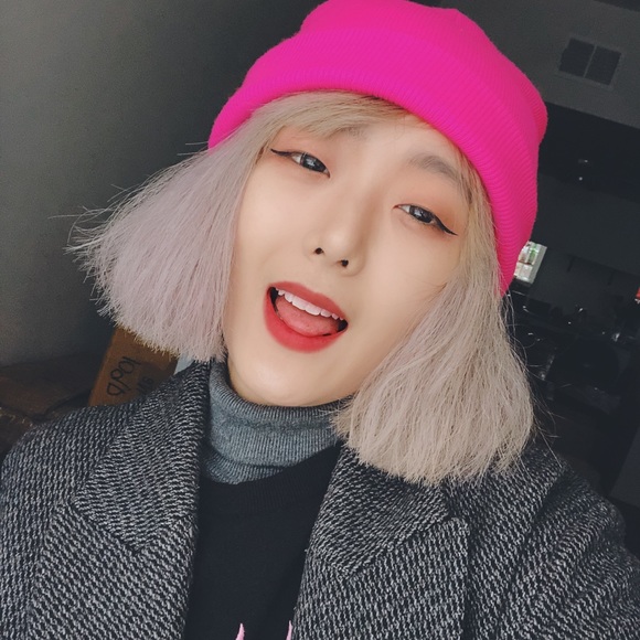 Meet your Posher, Shiyi - Picture 1 of 5